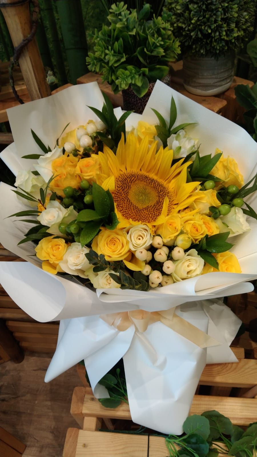 باقة ورد أصفر وابيض