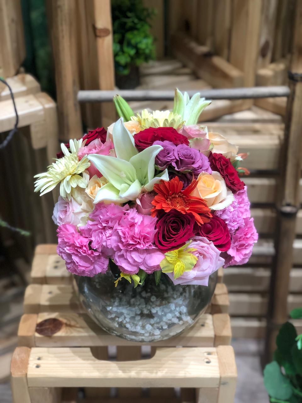 فازة ورد الوان 